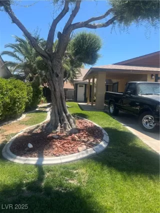 Photo #1: 2698500 Listing