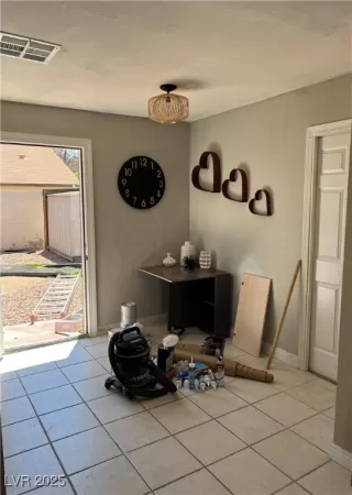 Photo #5: 2698500 Listing