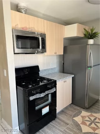 Photo #6: 2698500 Listing