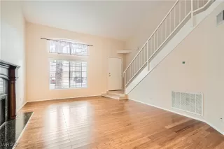 Photo #3: 2698509 Listing