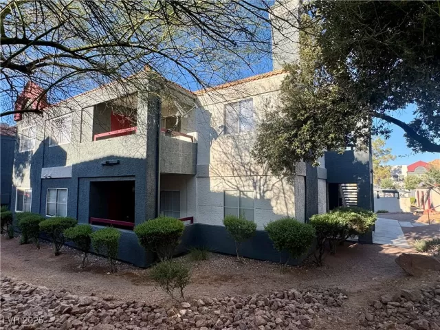 MLS: 2698534 Condo For Sale