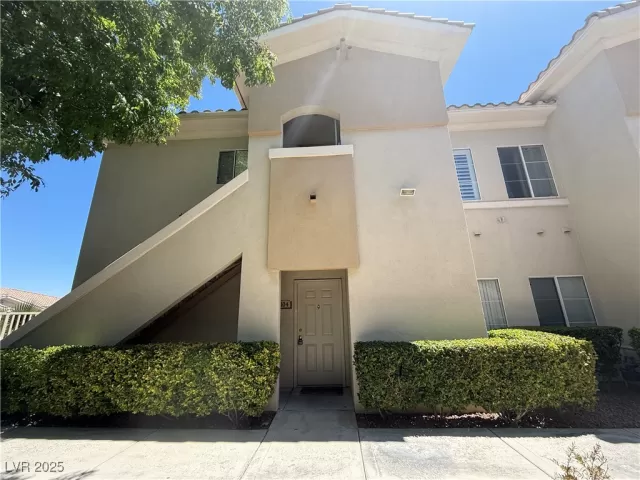 MLS: 2698592 Condo For Sale