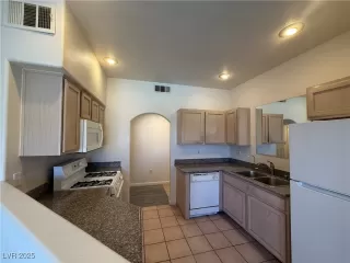 Photo #4: 2698592 Listing