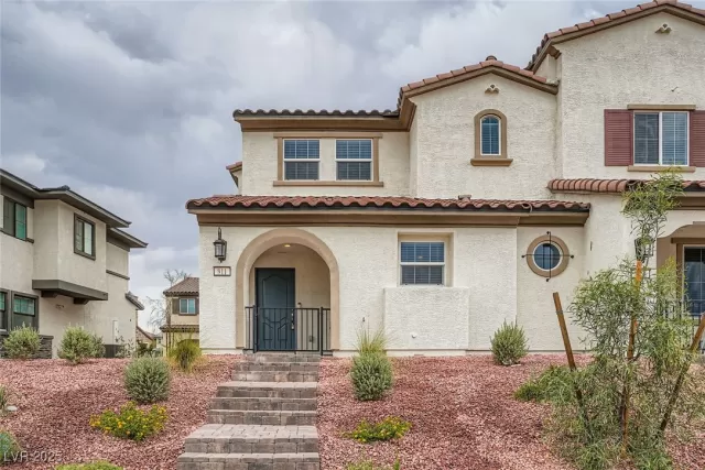 MLS: 2698677 Condo For Sale