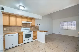 Photo #3: 2698682 Listing 