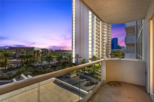 MLS: 2698692 Condo For Sale