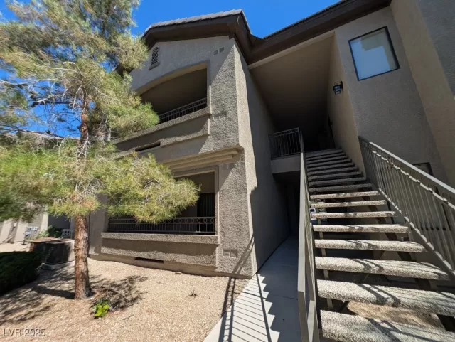 MLS: 2698721 Condo For Sale