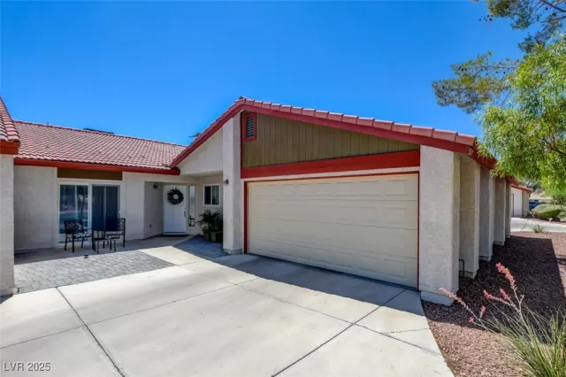 MLS: 2698735 Condo For Sale