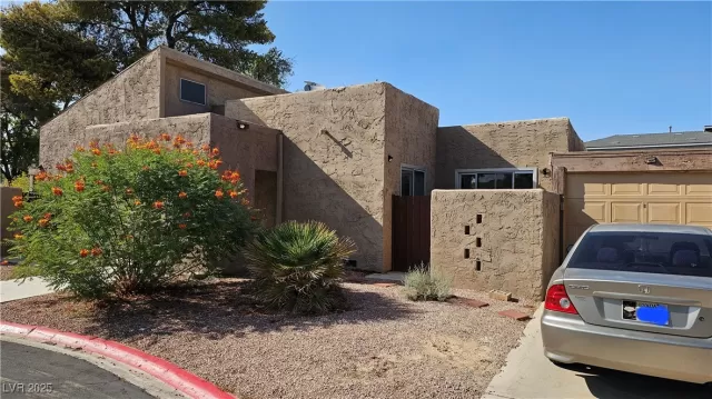 MLS: 2698743 Condo For Sale