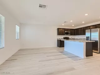 Photo #4: 2698811 Listing 