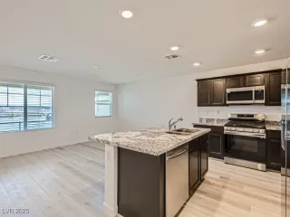 Photo #5: 2698811 Listing 