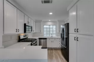 Photo #1: 2698818 Listing