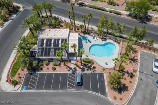 Photo #2: 2698848 Listing