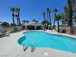 Photo #3: 2698848 Listing