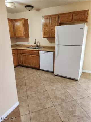 Photo #2: 2698911 Listing