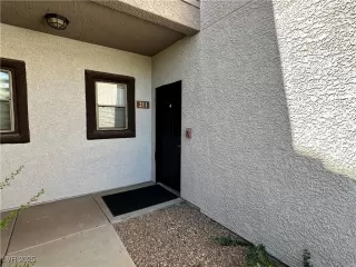 Photo #3: 2698918 Listing