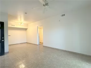 Photo #4: 2698918 Listing