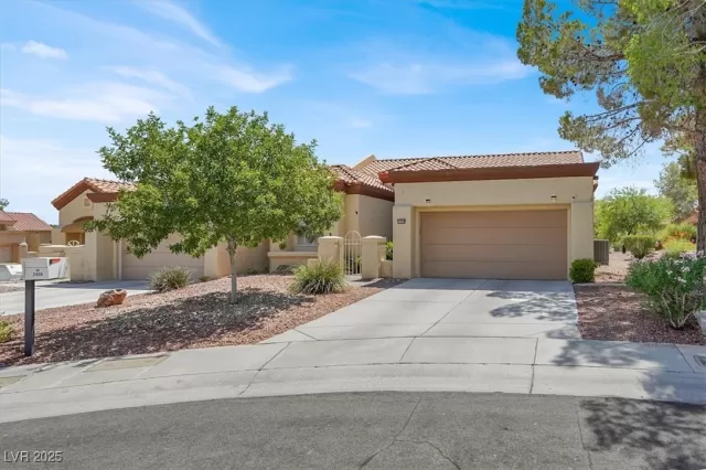 MLS: 2698938 Condo For Sale