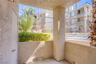 Photo #4: 2698942 Listing 