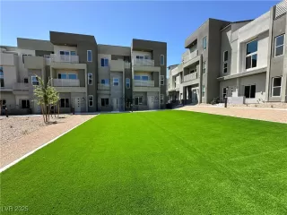 Photo #3: 2698943 Listing 