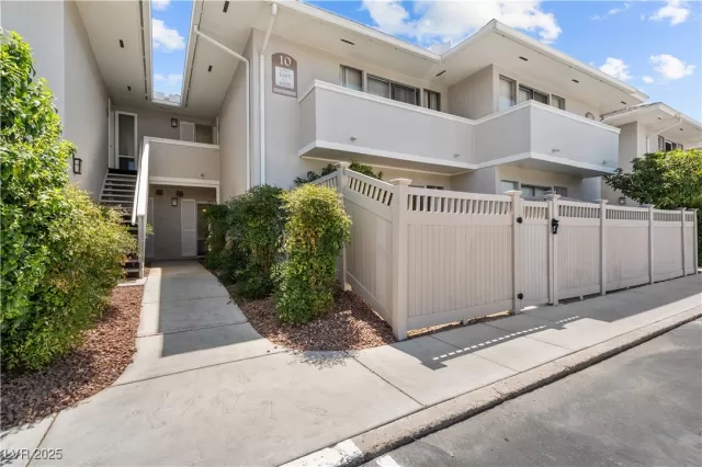 MLS: 2698964 Condo For Sale