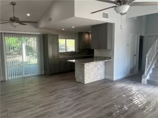 More Details about MLS # 2698984 : 524 GREENBRIAR PLACE