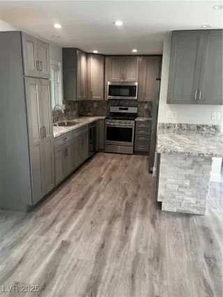 Photo #1: 2698984 Listing 