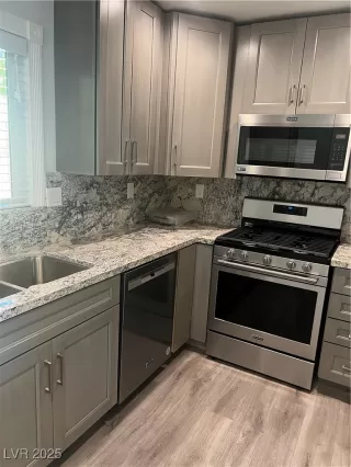 Photo #3: 2698984 Listing 