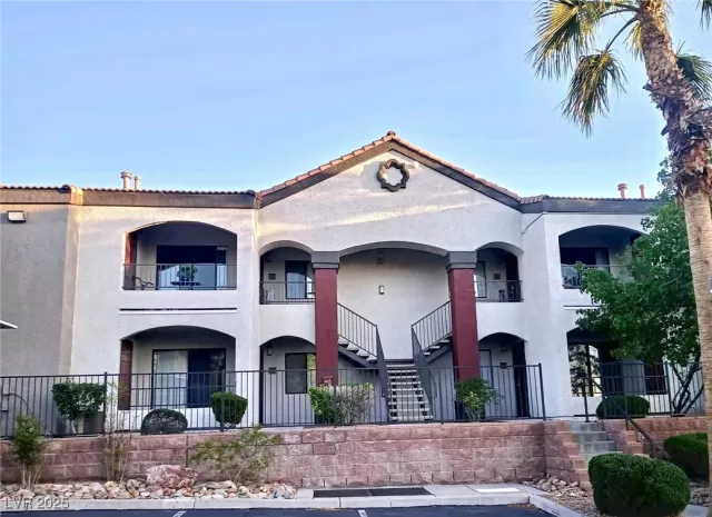 MLS: 2698996 Condo For Sale