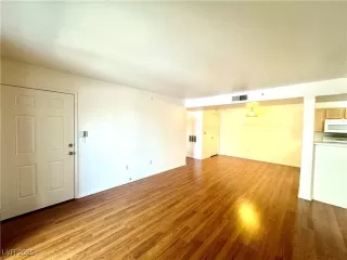 Photo #4: 2698996 Listing 