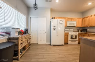 Photo #4: 2699009 Listing