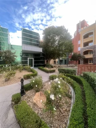 Photo #1: 2699046 Listing 