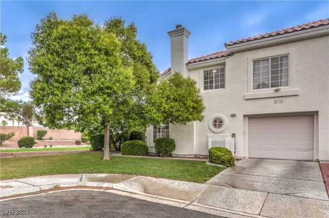 MLS: 2699049 Condo For Sale