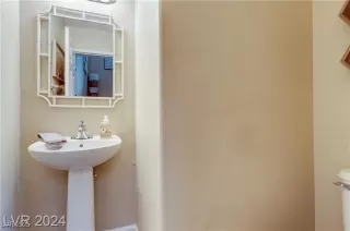 Photo #5: 2699069 Listing