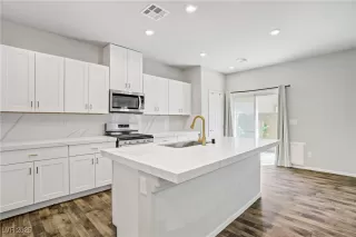 Photo #5: 2699075 Listing 