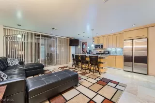 Photo #4: 2699110 Listing 