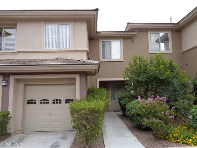 MLS: 2699168 Condo For Sale