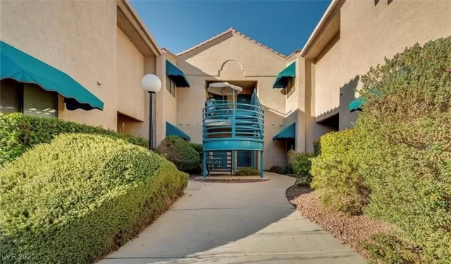 MLS: 2699189 Condo For Sale