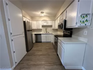 Photo #2: 2699201 Listing 