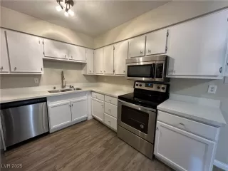 Photo #3: 2699201 Listing 