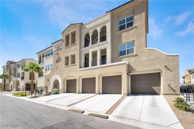 MLS: 2699219 Condo For Sale