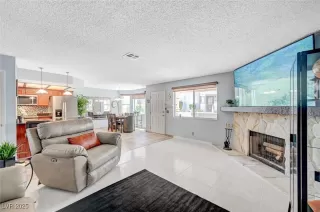 Photo #2: 2699253 Listing