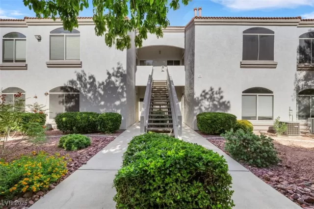 MLS: 2699266 Condo For Sale