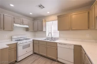 Photo #3: 2699317 Listing 