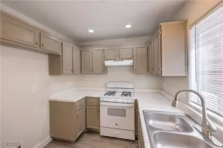 Photo #4: 2699317 Listing 