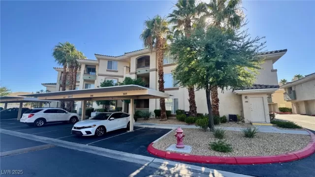 MLS: 2699320 Condo For Sale