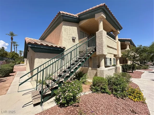 MLS: 2699324 Condo For Sale