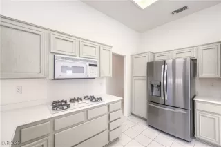 Photo #5: 2699391 Listing