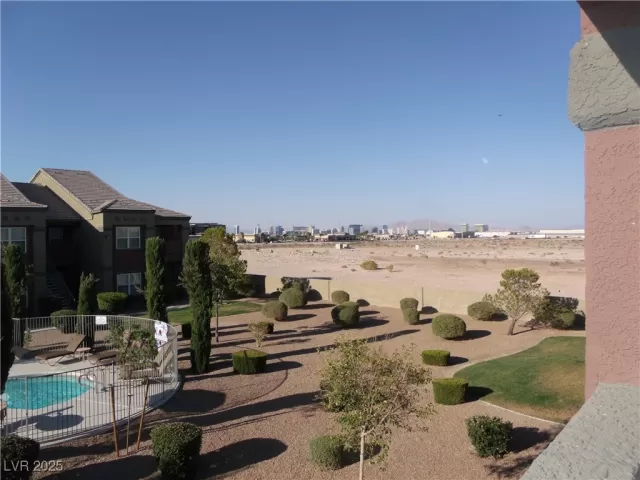 MLS: 2699399 Condo For Sale