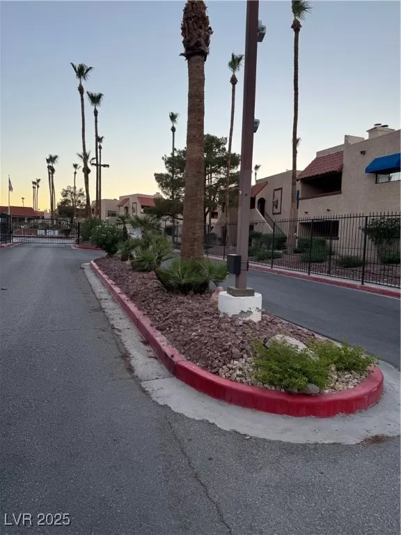 MLS: 2699403 Condo For Sale